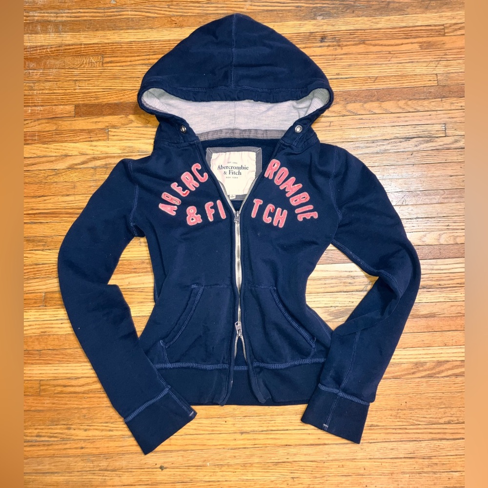 ABERCROMBIE & FITCH • HOODIES